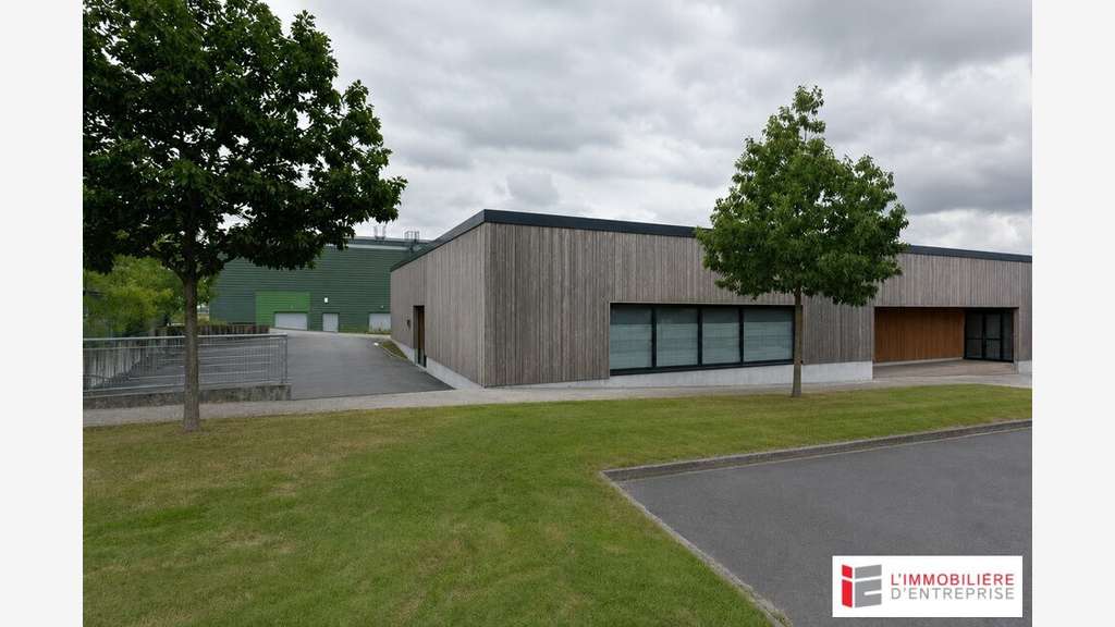 AV local commercial 333m² Vitré Z.A. La Baratière