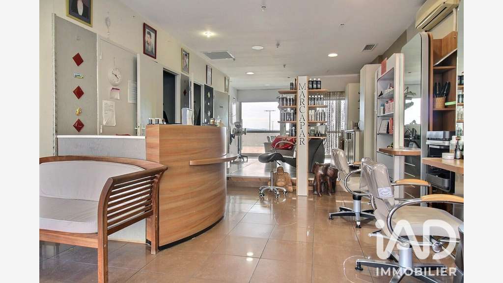 Vente local commercial libre de 69m² à Vitrolles