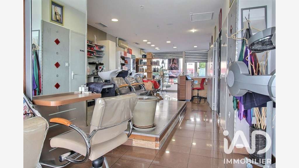 Vente local commercial libre de 69m² à Vitrolles