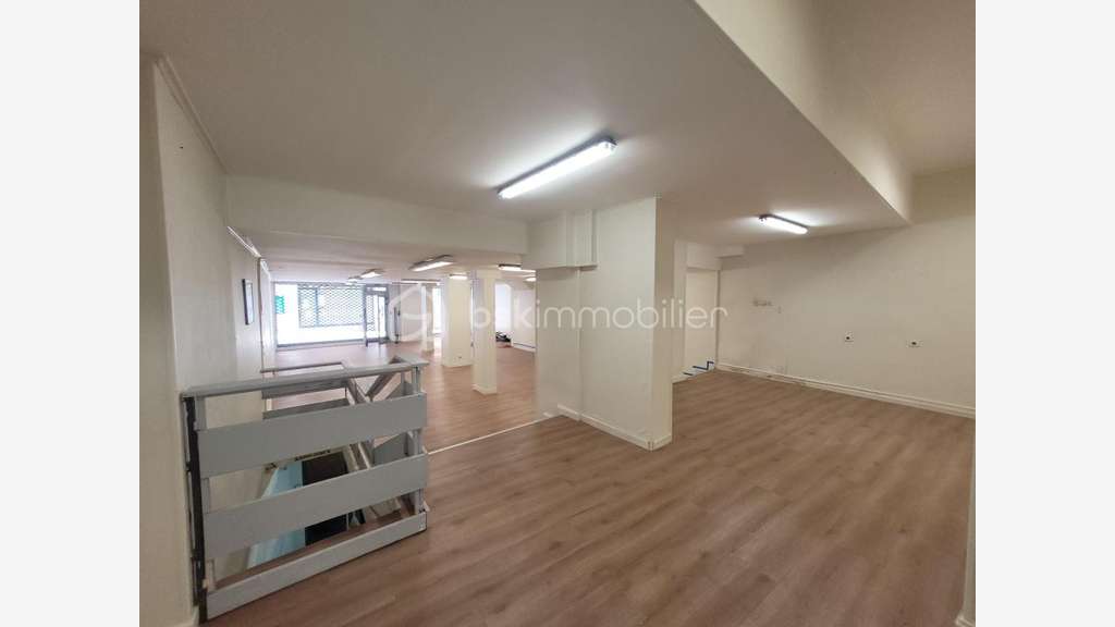 Vente murs commerciaux de 185m² à Voiron centre