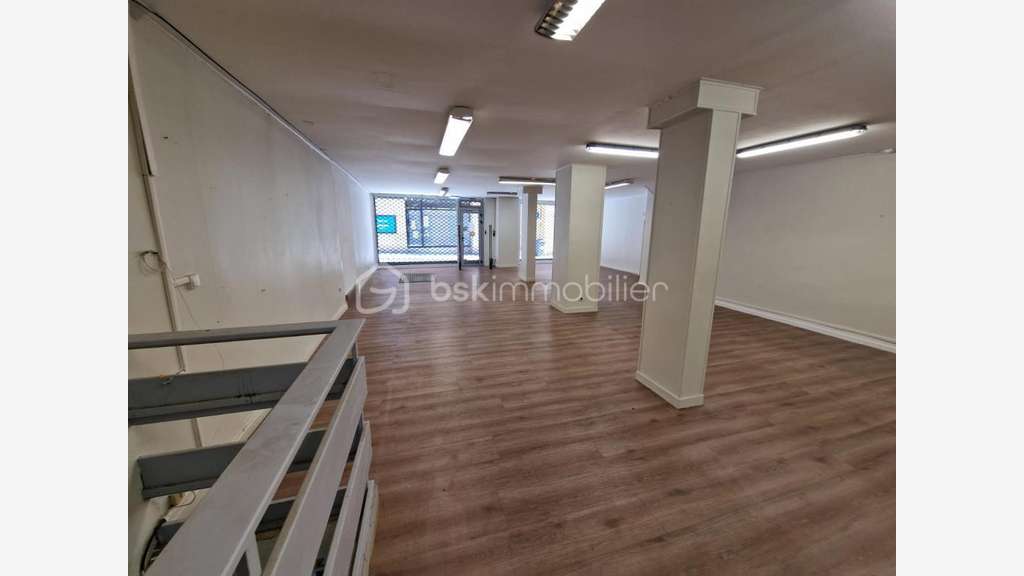Vente murs commerciaux de 185m² à Voiron centre