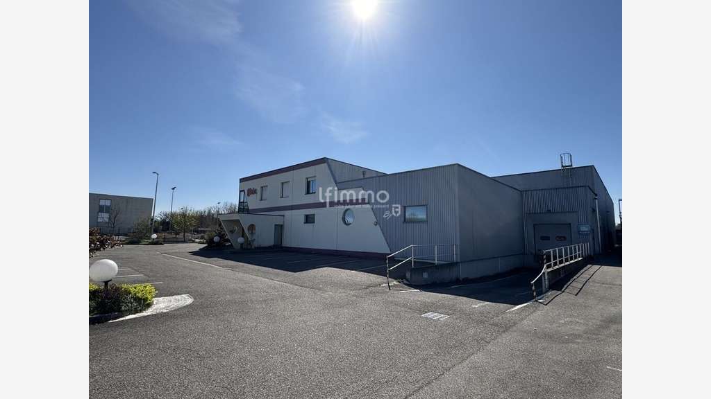 AV ensemble immo industriel 2689m² à Wittenheim