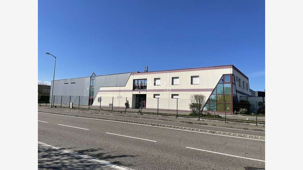 AV ensemble immo industriel 2689m² à Wittenheim