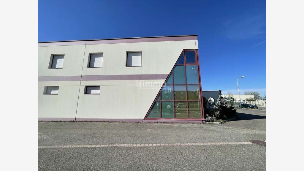 AV ensemble immo industriel 2689m² à Wittenheim