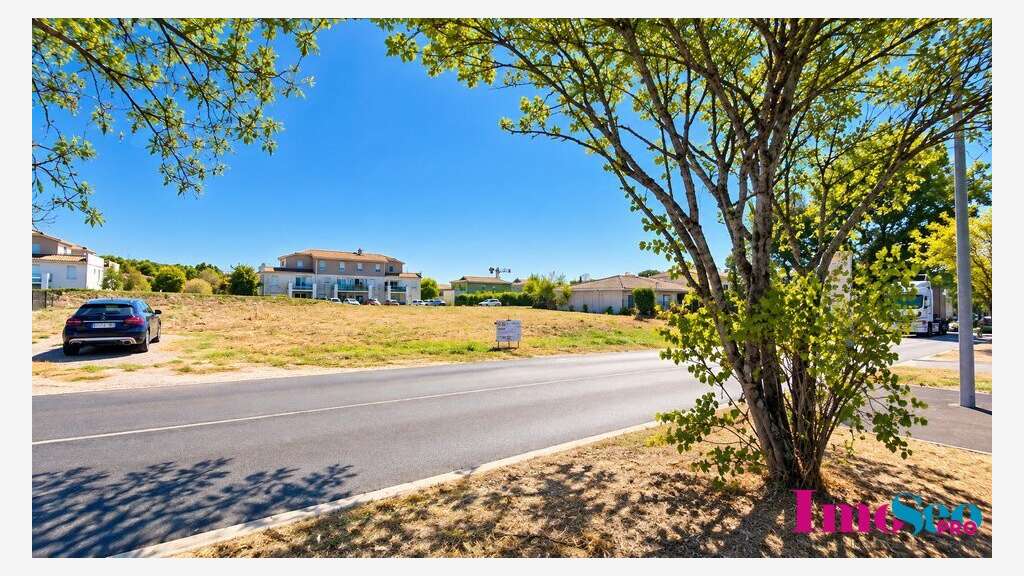 Local commercial neuf à vendre YVRAC