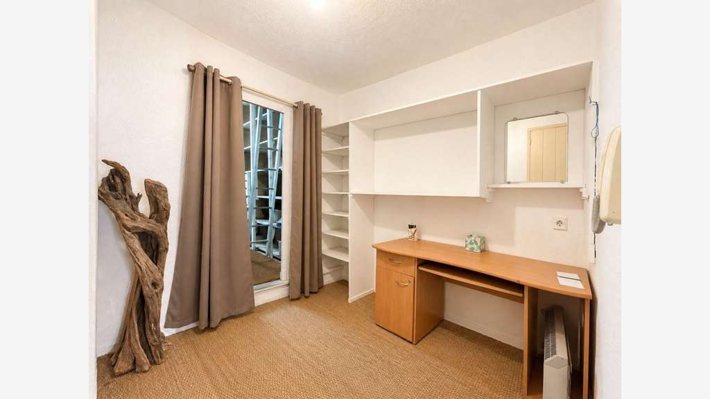 Local commercial 92m² à vendre à Carcès