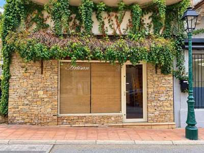 Local commercial 92m² à vendre à Carcès