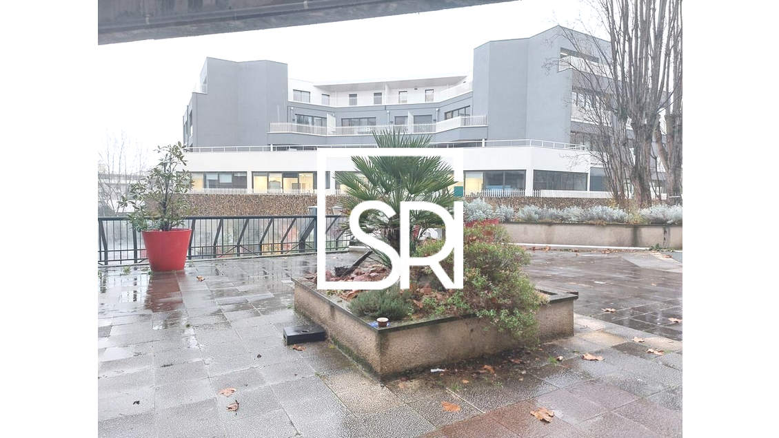 Local commercial polyvalent à vendre à Chamalières