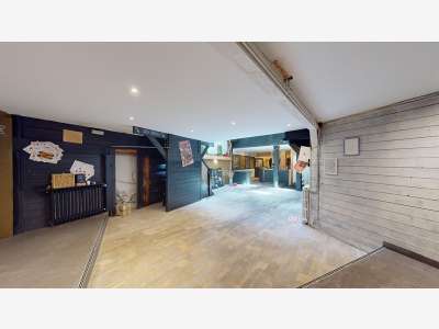 Local commercial 210m² + appart 70m² T3 à Nantes