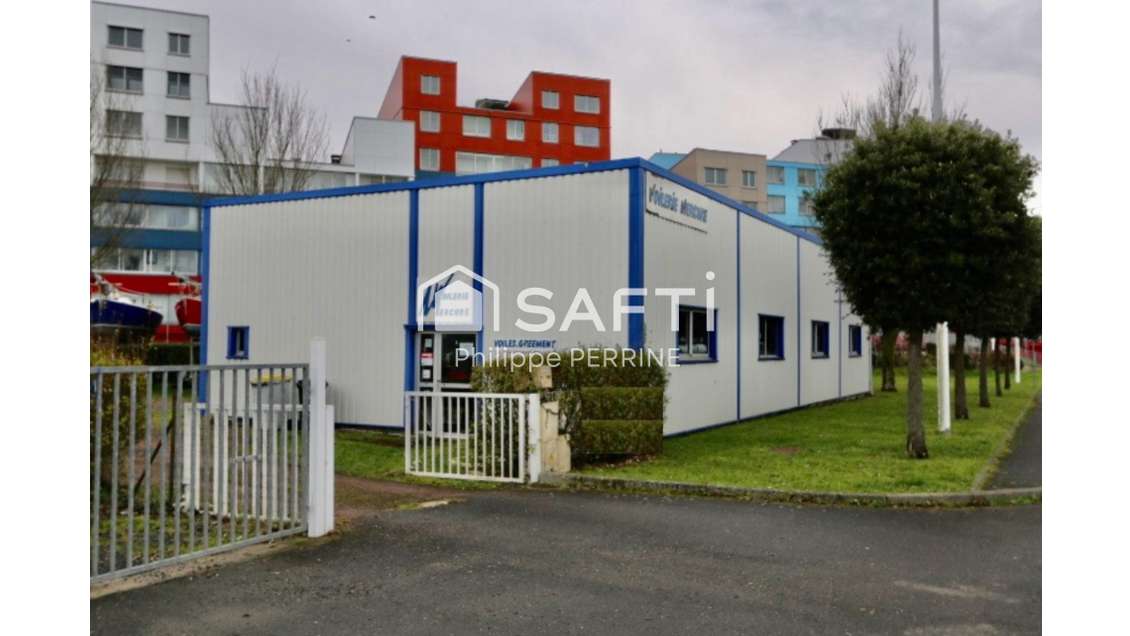 Vente local 200m² sur la côte au Nord de Caen