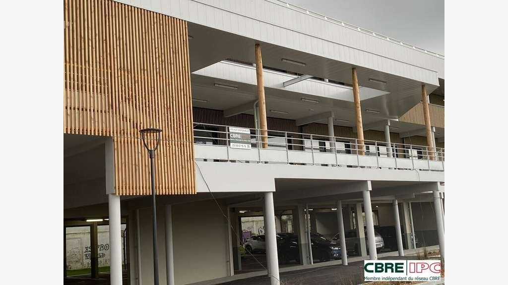 Vente local commercial neuf 152m² à Dax Gare