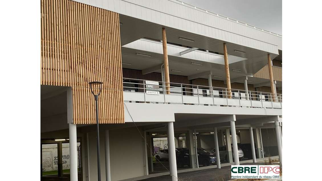 Vente local commercial neuf 152m² à Dax Gare