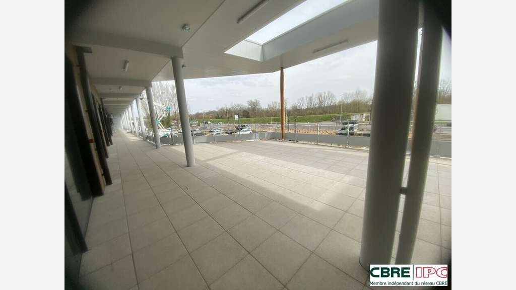 Vente local commercial neuf 152m² à Dax Gare