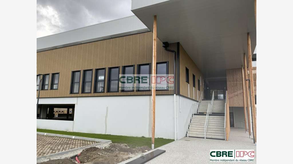 Vente local commercial 142m² proche Gare à Dax