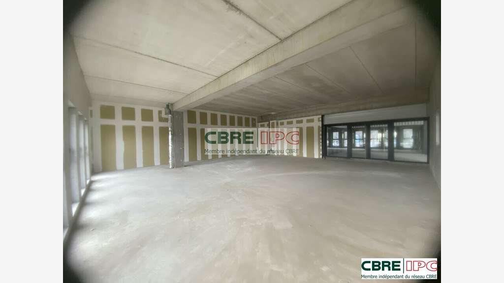 Vente local commercial 142m² proche Gare à Dax