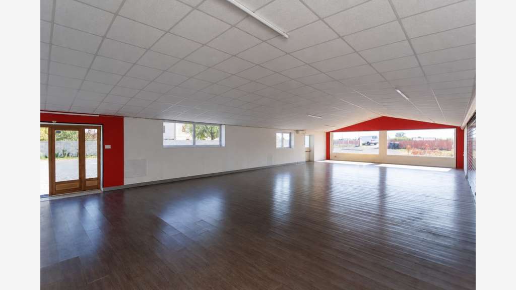 Local commercial 475m² à vendre à Digoin RCEA /A89