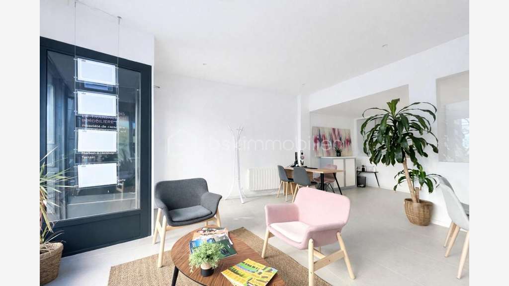 Vente local rénové empl N°1 à Villefranche centre