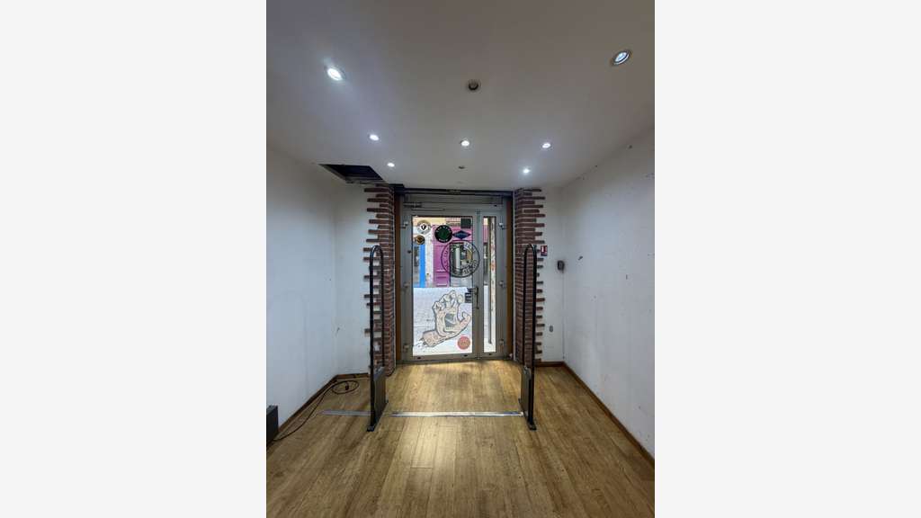 Vente murs libres 37m² à Grenoble Rue des Clercs