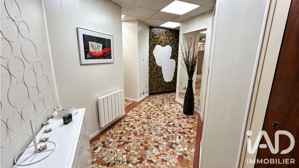 Vente local prothésiste dentaire 92m² à Grenoble
