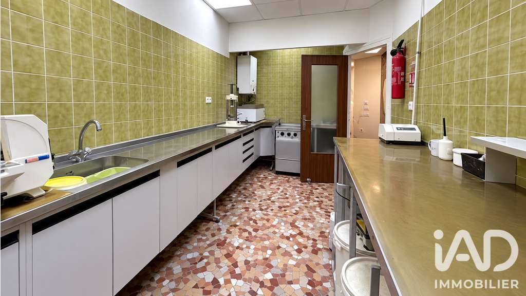 Vente local prothésiste dentaire 92m² à Grenoble