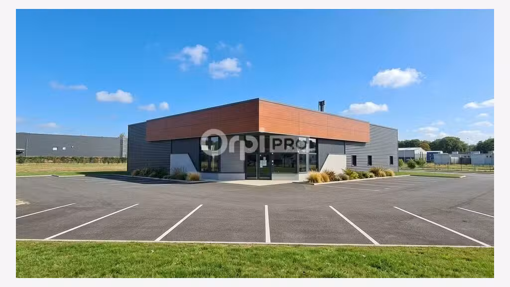 Vente local commercial sur terrain 5000m² à Ibos