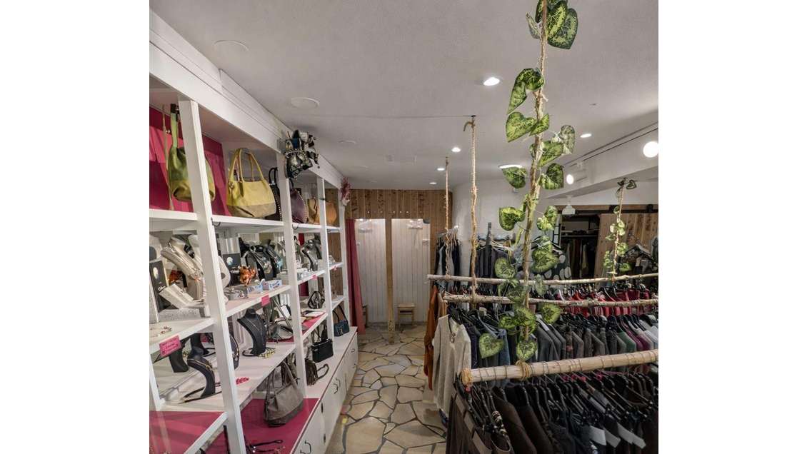 Vente boutique 45m² avenue commerçante au Lavandou