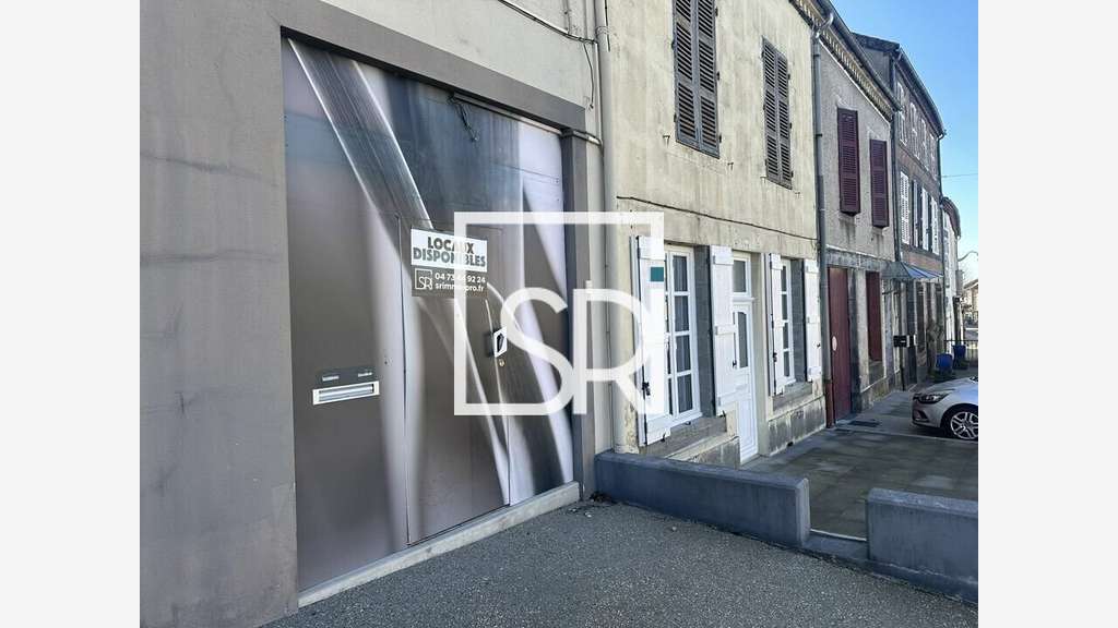 Local commercial 1583m²+ logement à vendre Randan