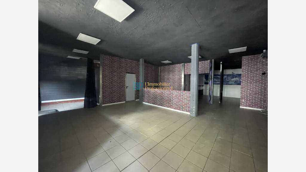 Vente local 275m² avec grande vitrine à Lorient