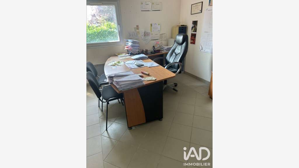 Vente local commercial 460m² à Lucenay-Lès-Aix