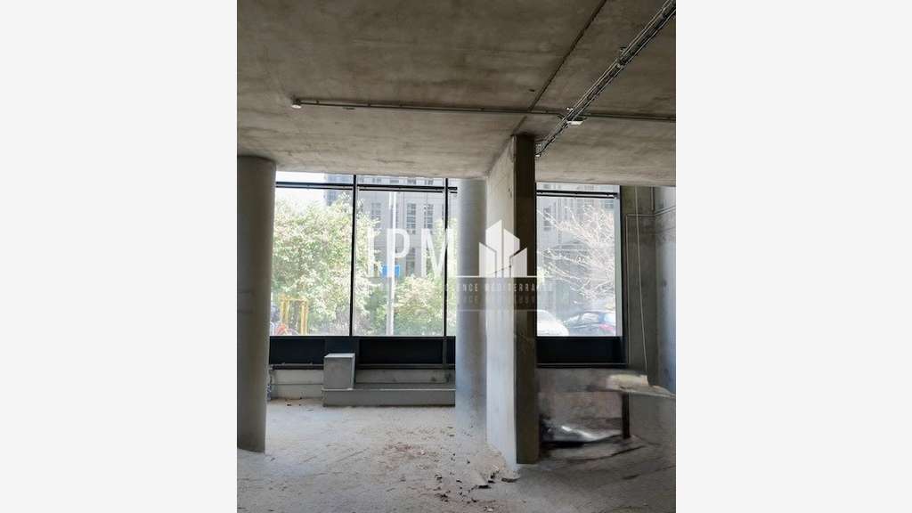 Local d'angle à vendre 204m² à Marseille 2e Arenc