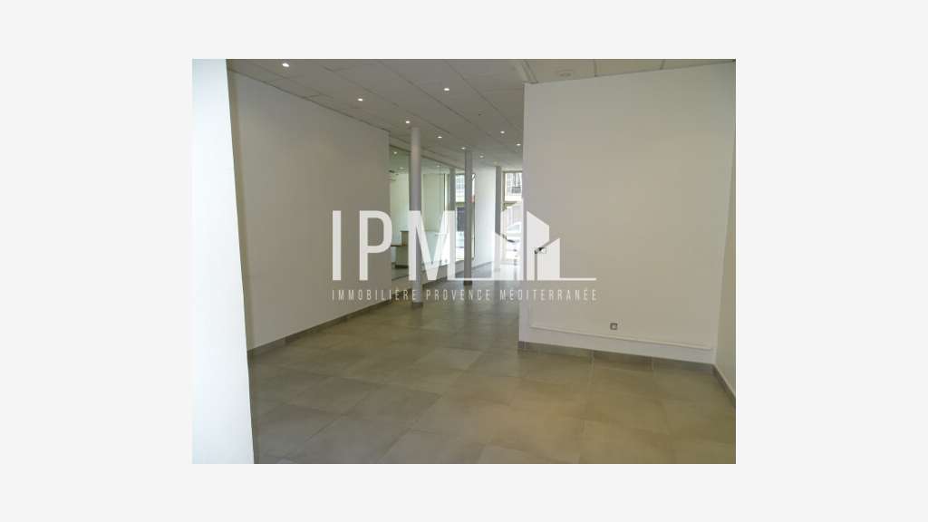 A vendre local commercial 52m² à Marseille 13005