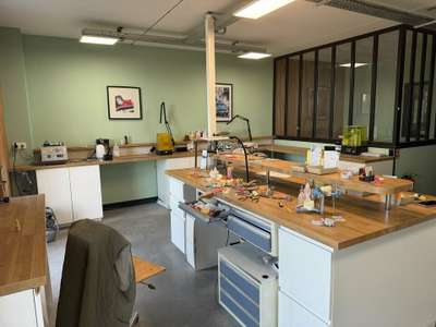 Murs local en superbe état 140m² à vendre Mérignac