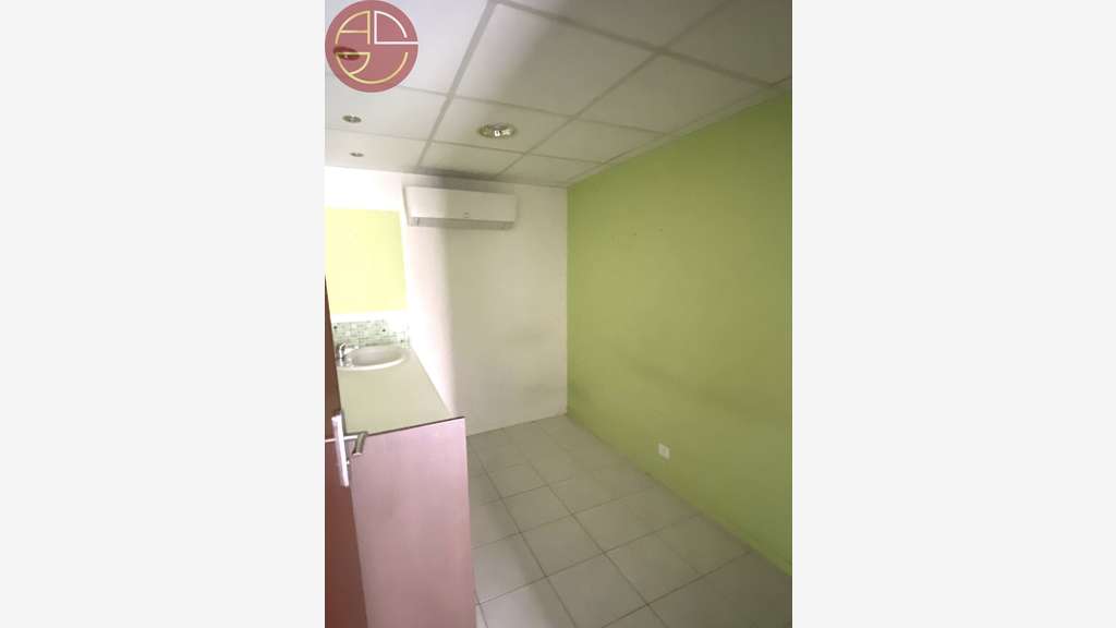 Vente local 101m² double vitrine à Blagnac