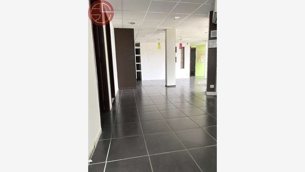 Vente local 101m² double vitrine à Blagnac