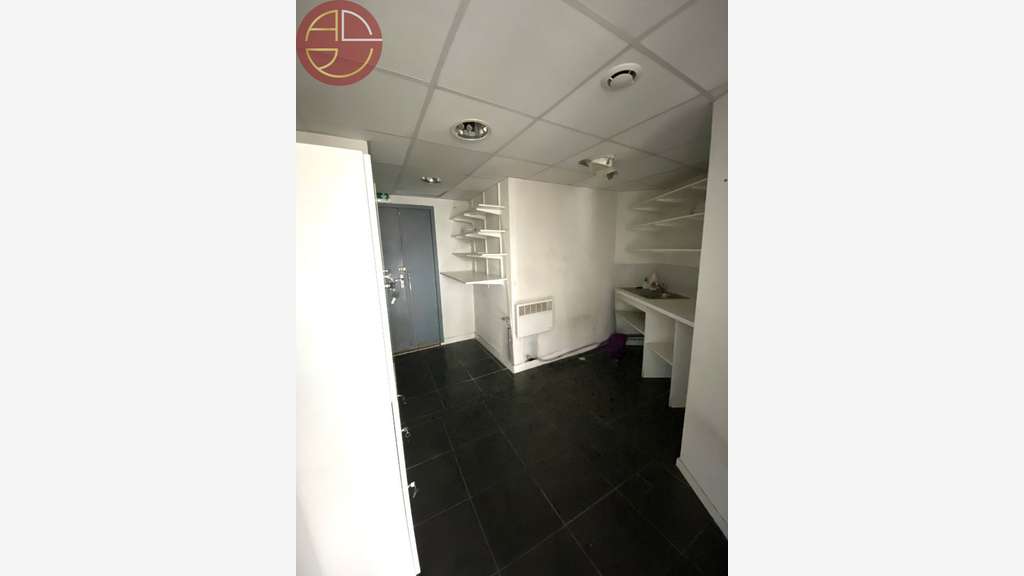 Vente local 101m² double vitrine à Blagnac