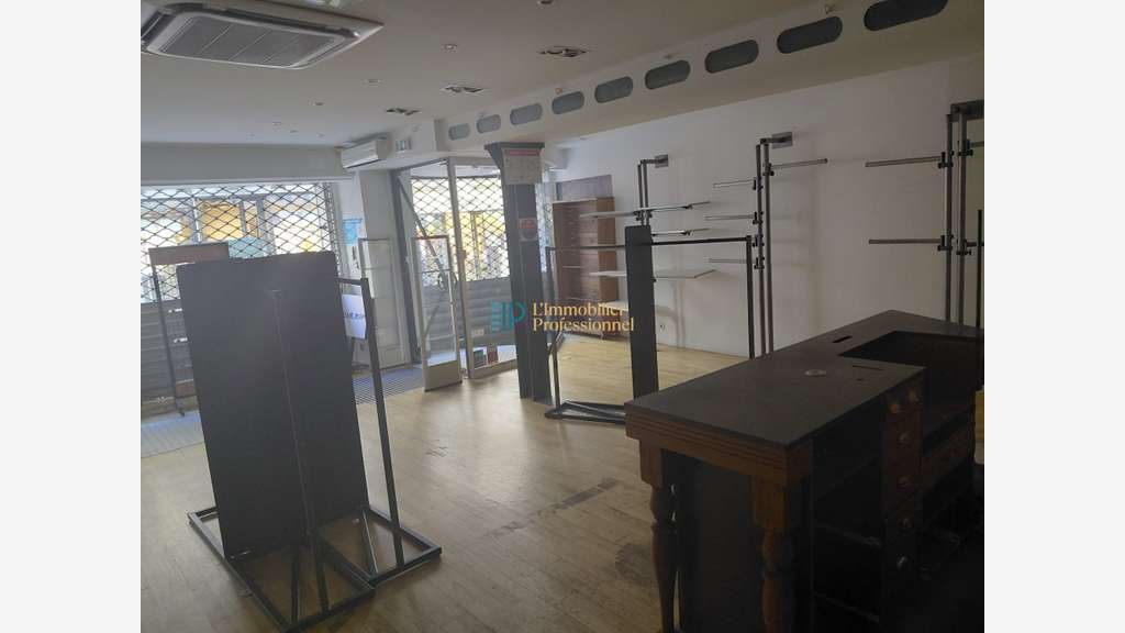 Vente local commercial 174m² à Quimper centre 