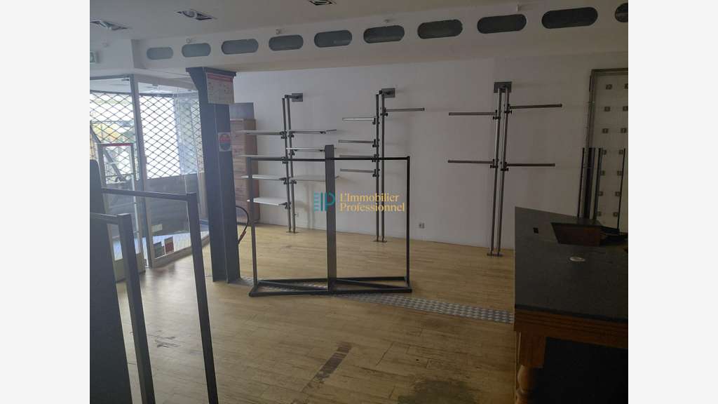 Vente local commercial 174m² à Quimper centre 