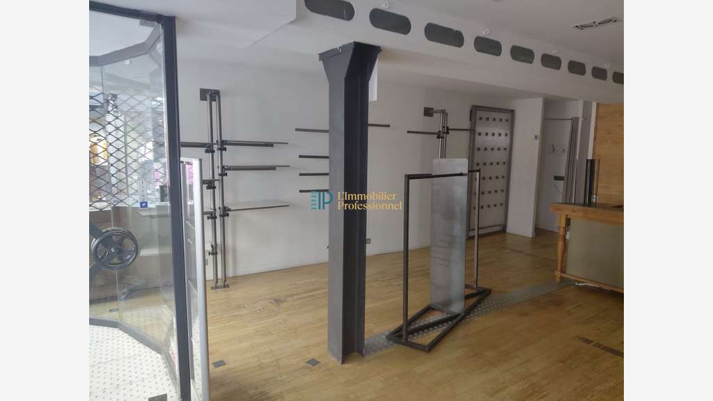 Vente local commercial 174m² à Quimper centre 