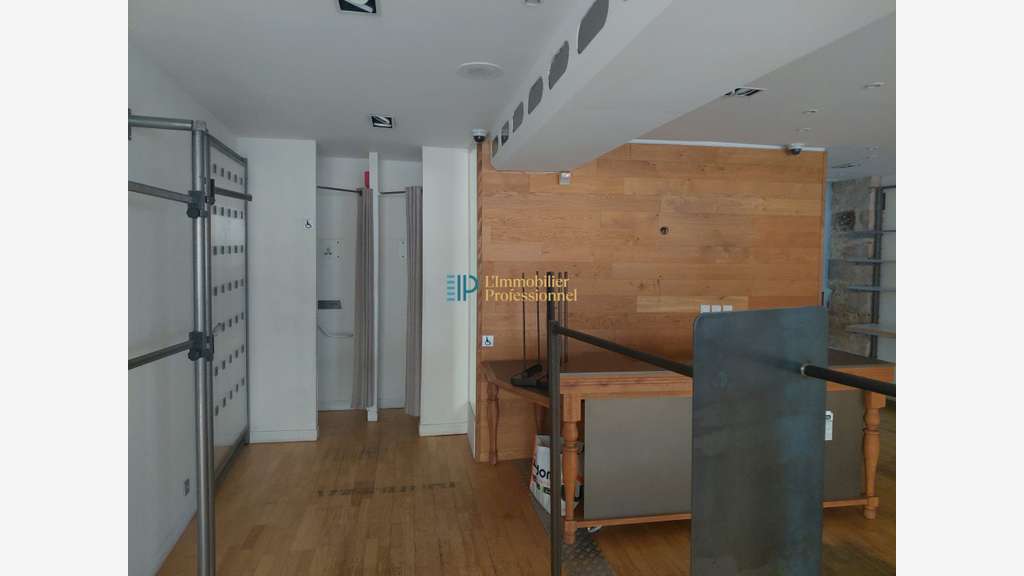Vente local commercial 174m² à Quimper centre 
