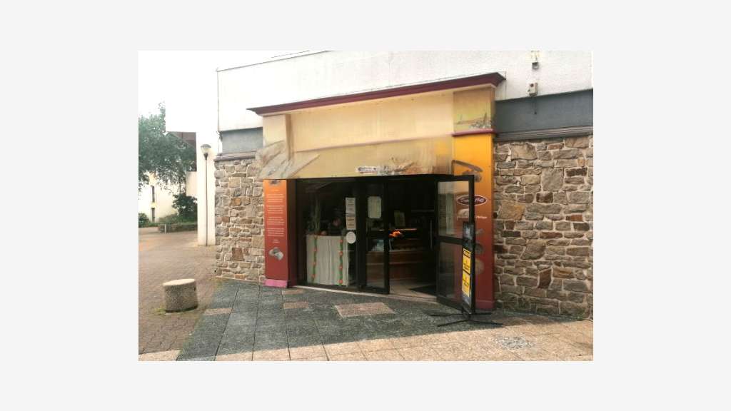 Vente local commercial 63m² à Quimper, Braden