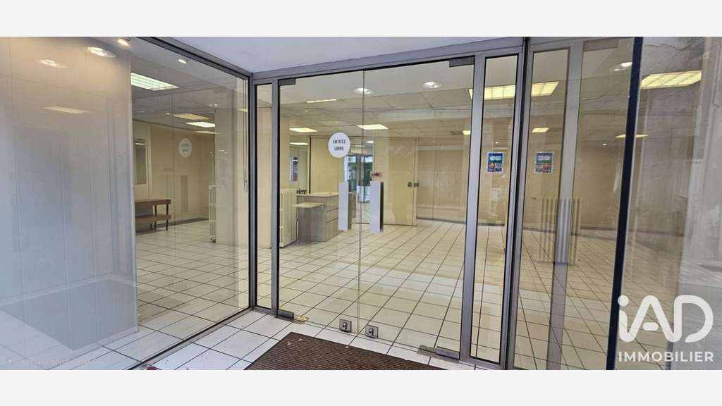 Vente local commercial 110m² à Castres centre