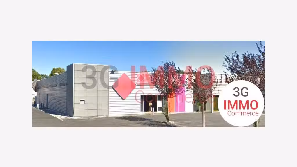 Vente local commercial 1052m² à St-Jean-d'Angély