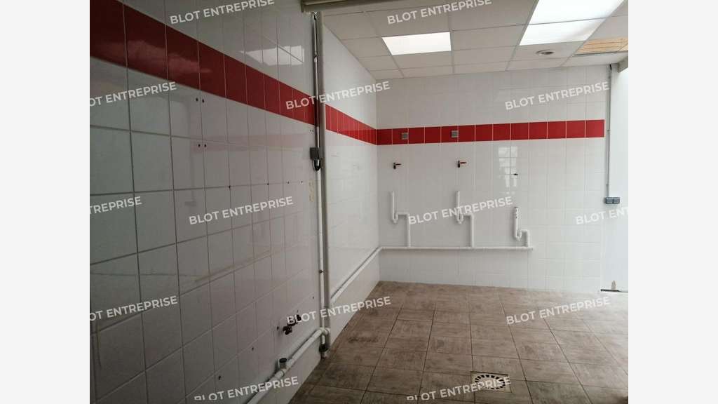 A vendre local 140m² à Saint-Nazaire Le Paquebot