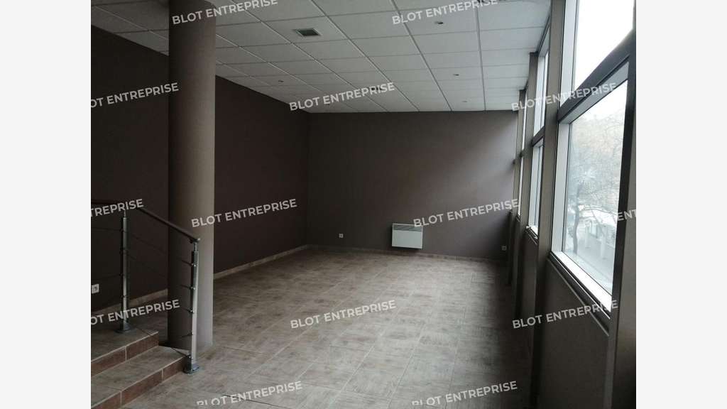 A vendre local 140m² à Saint-Nazaire Le Paquebot