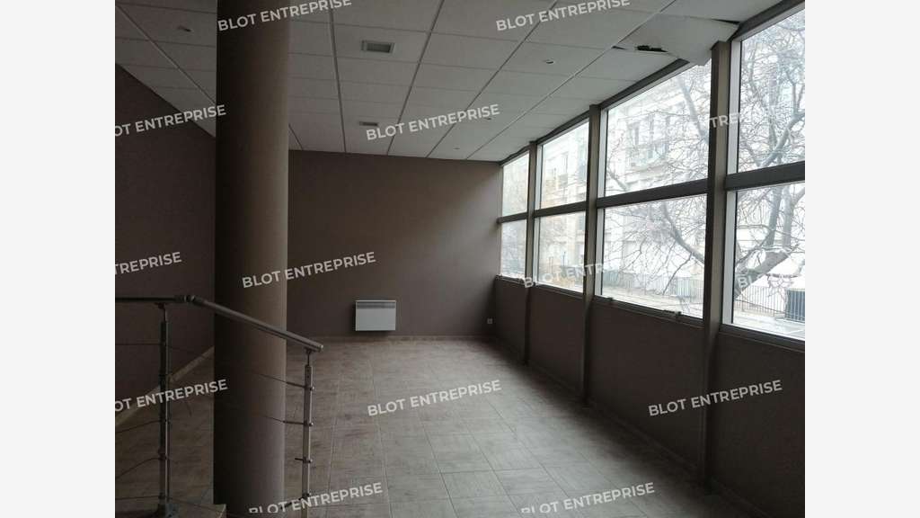 A vendre local 140m² à Saint-Nazaire Le Paquebot