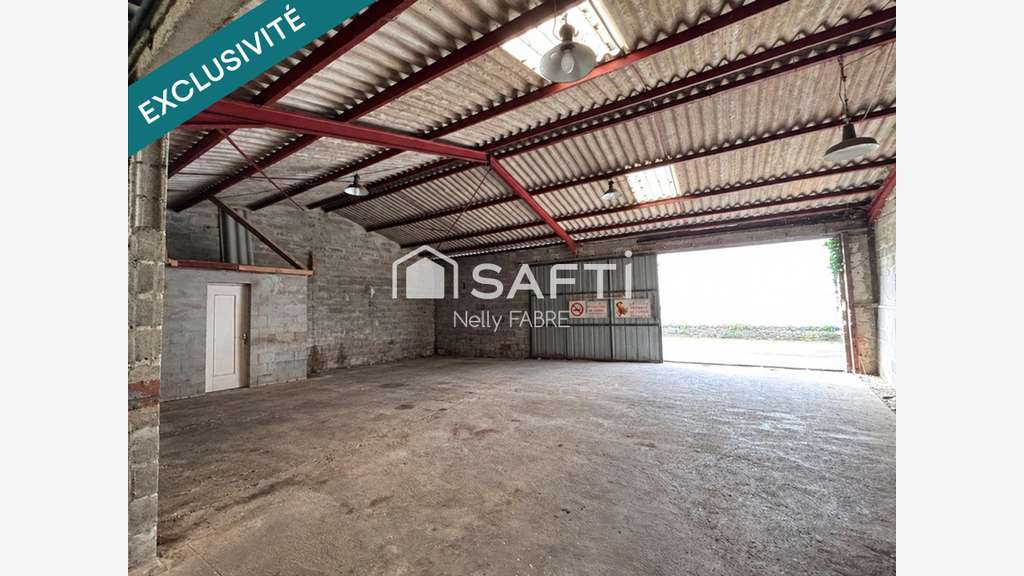 Vente local commercial 350m² à St-Pierre-du-Mont