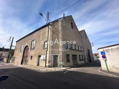 Vente local commercial 796m² à Sens