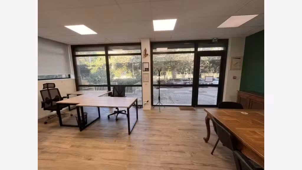 Vente local commercial rénové 62m² Toulon Beaulieu