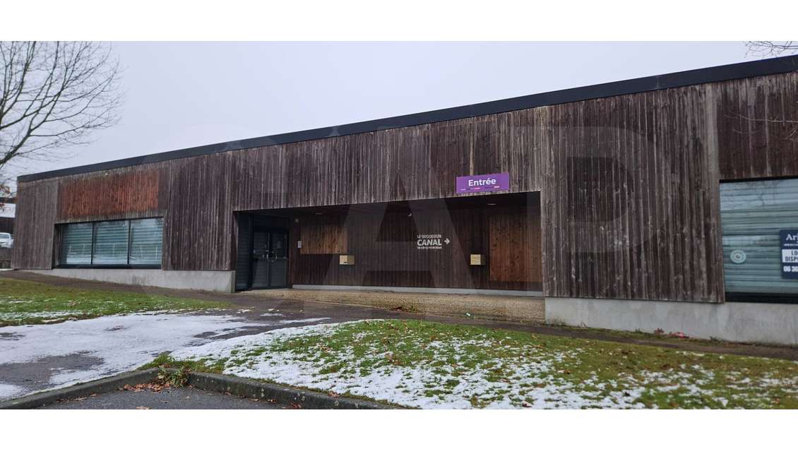 A vendre local 571m² à Vitré ZA de la Baratière