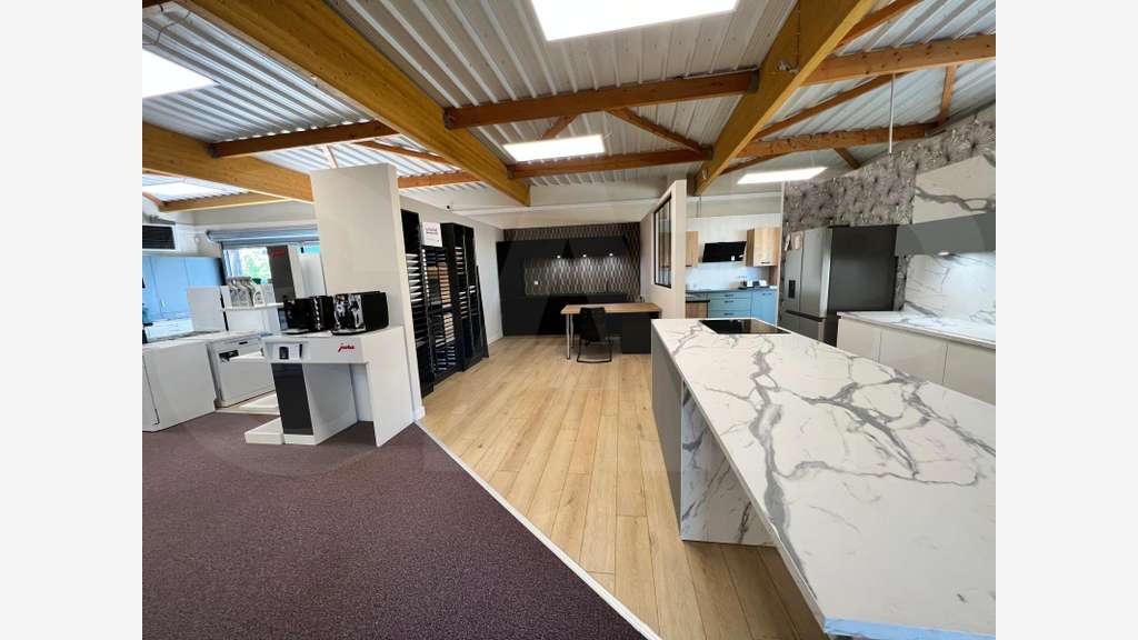 A vendre local 571m² à Vitré ZA de la Baratière